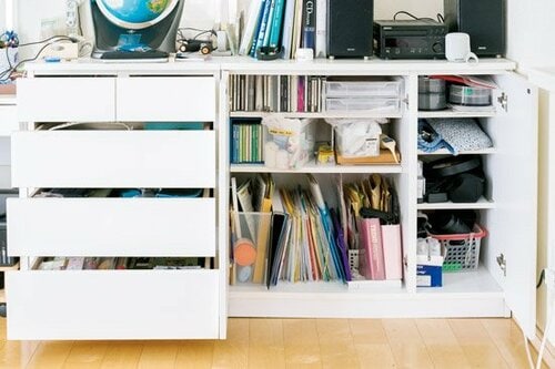 棚のスペースを最大限に生かす！カゴと引き出しで日用品もスッキリ イメージ