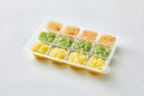 やわらかいのに丈夫な「離乳食冷凍ブロックトレー Sサイズ」