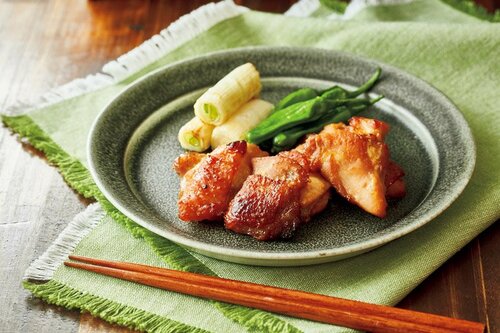 鶏もも肉はハチミツ酵素で さらに風味よくジューシーに！ イメージ