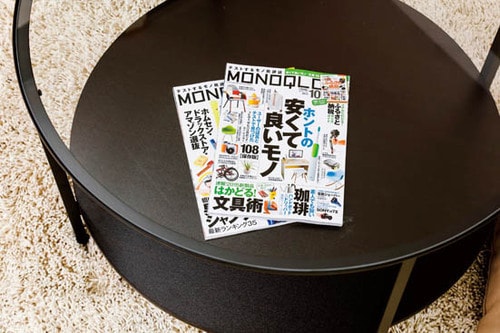 ポイント1：ガラスの抜け感で見せたいものを無造作にレイアウト イメージ