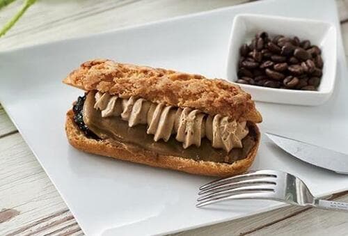 コラボするたびバズる「ピエール・エルメ」のエクレア イメージ2