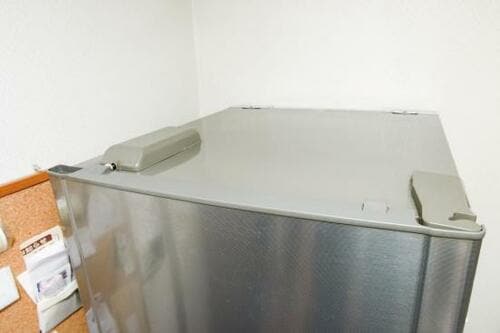 掃除ワザ3：ベタベタ汚れは「重曹」の力でこすり落とす！ イメージ4