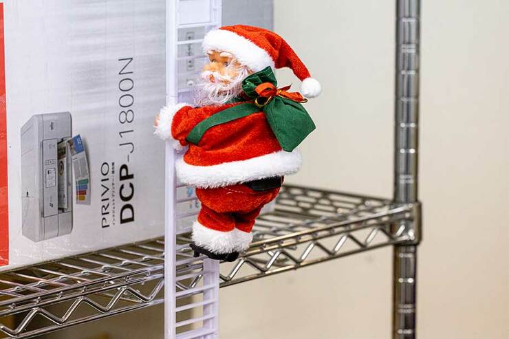 【月刊「謎」アマゾン】2000円の「自動昇降サンタ」でクリスマス気分を味わえる？のイメージ
