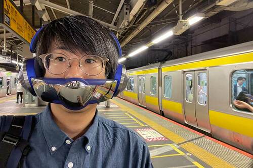 シールドを装着すると周囲の目は気になる? 空気清浄ヘッドホン「Dyson Zone」おすすめ イメージ