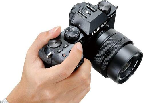 画質も性能も欲張りたい派に！ 富士フイルム「X-S10」 イメージ