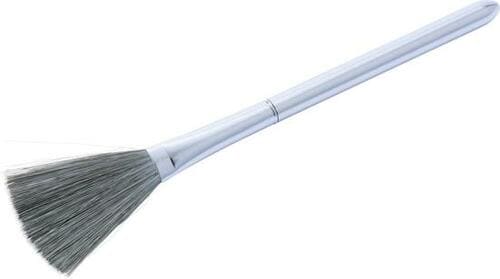 掃除ワザ3：サーキュレーターは「静電気防止ブラシ」の出番 イメージ2