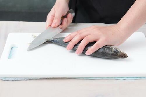 基本の三枚おろしの方法 出刃包丁おすすめ イメージ