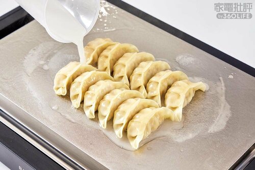 ▼羽根付き餃子のレシピ ホットプレートおすすめ イメージ2