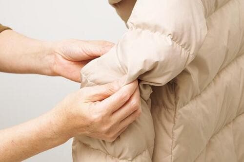 STEP5：半乾き状態で羽毛をほぐす イメージ