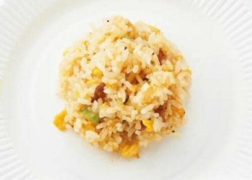 C評価: パラパラというよりパッサパサ…マルハニチロ「あおり炒めの焼豚炒飯」 イメージ2