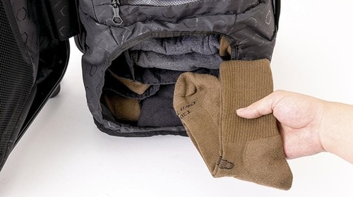 5段目：靴下や下着などを整理して収納できる仕切り付き イメージ