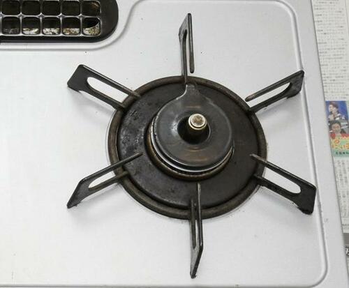 コンロの頑固な油汚れに!ひと拭きで綺麗になるクリーナー
