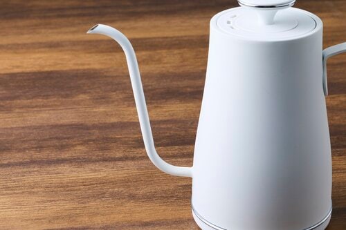 注ぎやすい角度設計が秀逸 コーヒー向けケトルおすすめ イメージ2