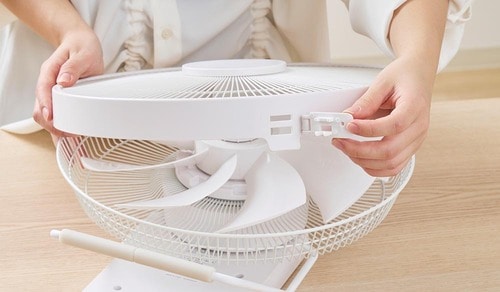 側面の1か所のクリップを外すだけ! サーキュレーターおすすめ イメージ