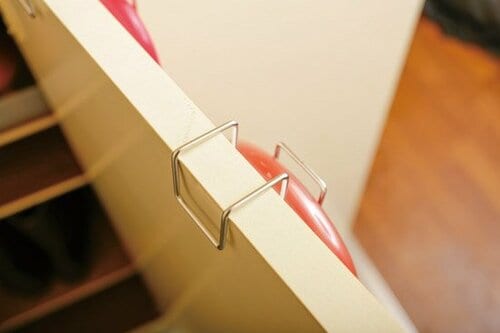 扉につけるだけのフックでスリムな傘掛けが出来上がり! イメージ2