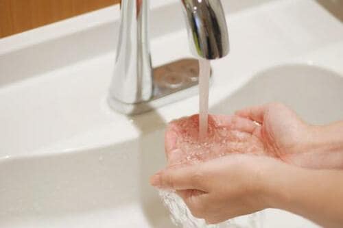 保存液を切らしてしまった!水道水で代用できる? イメージ