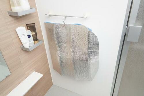 保温シートの保管方法は“たたんで引っかける”