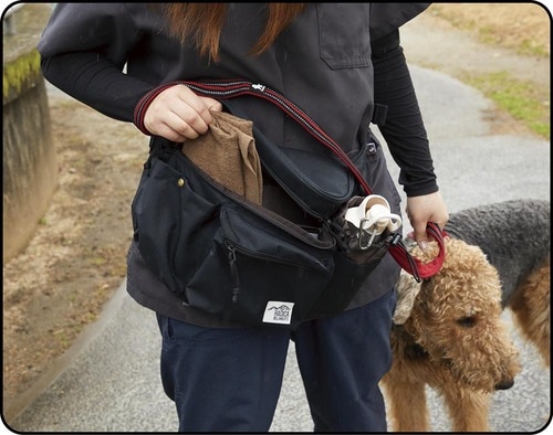 マナーポーチなど利便性の高い工夫あり 犬のお散歩バッグおすすめ イメージ