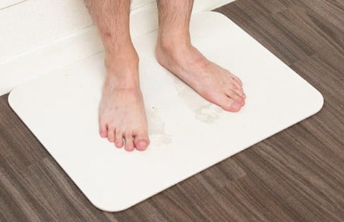 ［バス］珪藻土専用スタンドで場所も取らずいつでも清潔！ イメージ