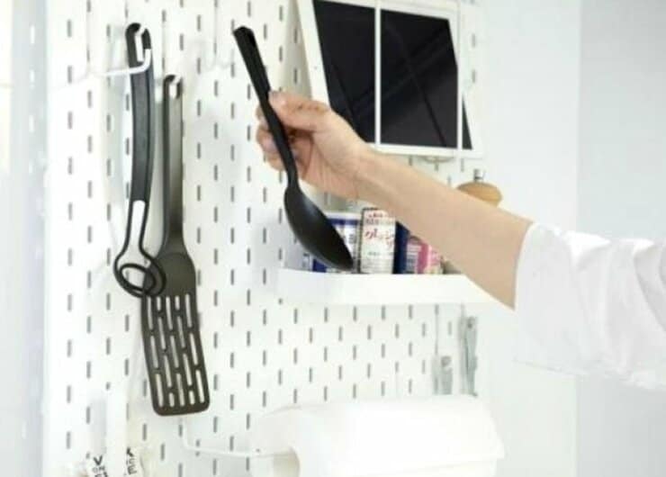 出番の多い調理道具を収納！“IKEAの有孔ボード”をチェック｜テストする女性誌『LDK』が検証・レビュー