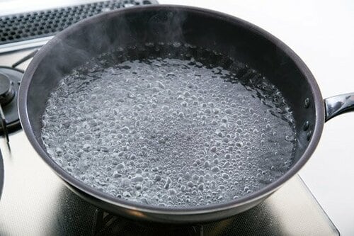 少なめのお水で2度ゆでてふやかすだけ!