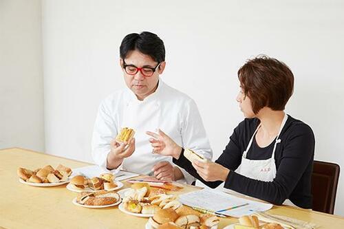 プロがガチで実食!ファミマ惣菜パンの実力は… イメージ