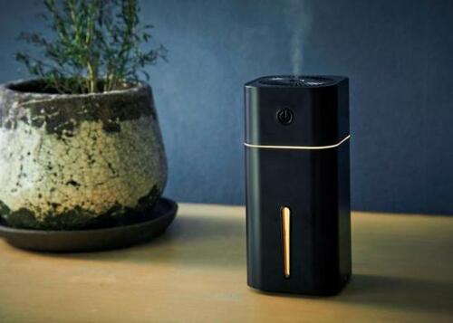 スタイリッシュなデザイン!お手入れも簡単なダイソーの加湿器