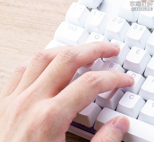 なめらかでどこを押してもストンとまっすぐ入力！ ゲーミングキーボードおすすめ イメージ