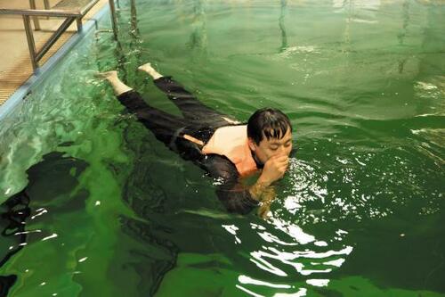 サイズ調整がしやすく 体にぴったりフィットします イメージ2