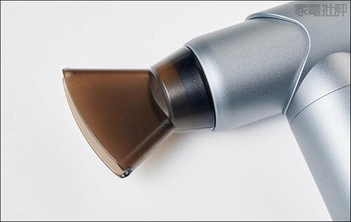 広範囲に風をあてる幅広ノズル HAGOOGI「電動エアダスター MF01」おすすめ イメージ