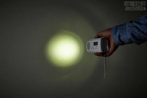 高輝度LEDライトは2種類を使用可能 防災ラジオおすすめ イメージ