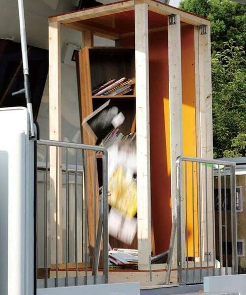 大型家具の転倒防止には「突ぱり耐震ポール」 イメージ2