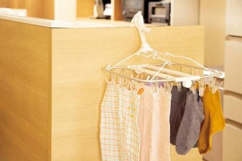 セブンプレミアム「壁やドアに干せる洗濯ハンガー」 イメージ2
