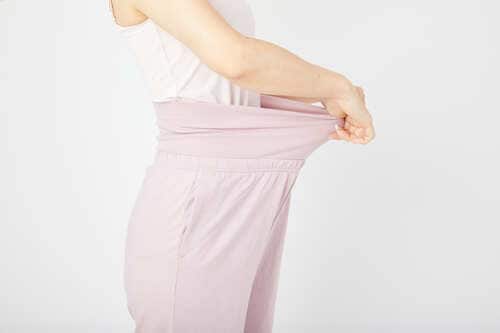 腹巻きはぐーんと伸びる！ レディースパジャマおすすめ イメージ