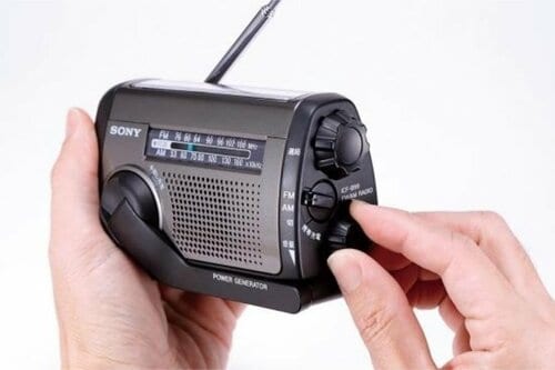ポイント2:短時間の充電で長時間聴ける イメージ