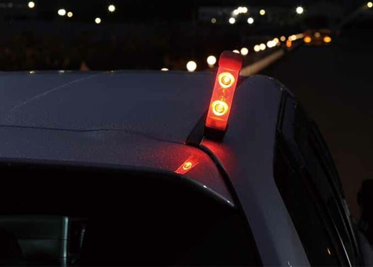 “安全は自分で用意”が合言葉。緊急時のおすすめカーグッズ4選