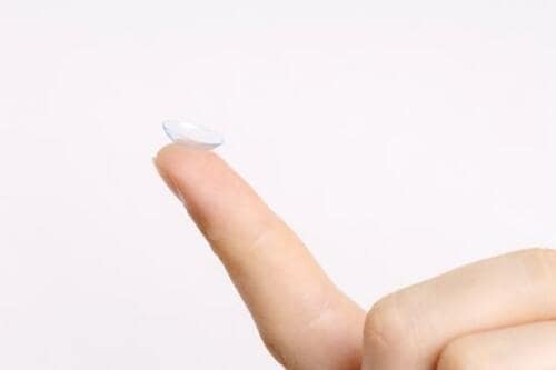快適なコンタクトレンズ生活に必要な装着液とは? ワンデーコンタクトレンズおすすめ イメージ