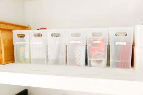 積み重ねるとかさばるお茶パックも ボックス収納でスッキリ！ イメージ