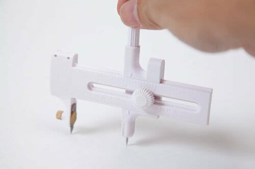 正確な円が切り抜けるダイソー［コンパスカッター］ イメージ