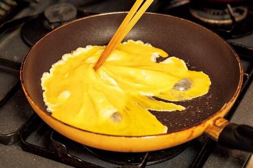 プルコギのニラもやし炒めフワフワ卵のせ イメージ2