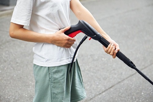 【使い勝手：2】グリップ付きのトリガーで放水時も握りやすい イメージ
