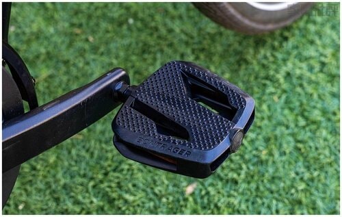 【装備】前後の泥除けとチェーンカバーを標準装備・雨上がりでもスーツを汚さない e-bikeおすすめ イメージ3