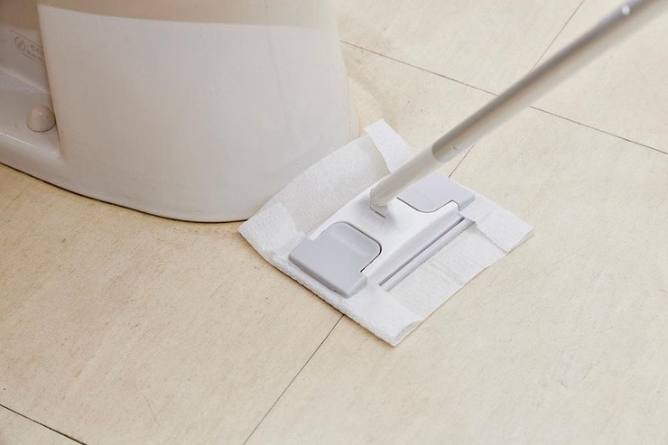 手が届きにくい便座まわりもキレイに！トイレ用ミニワイパーおすすめ。LDKが比較
