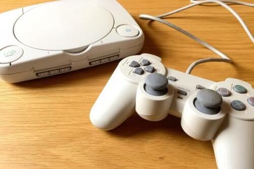 ぴったり重なりゲーム類もスッキリ見える！ 積み重ねボックス イメージ