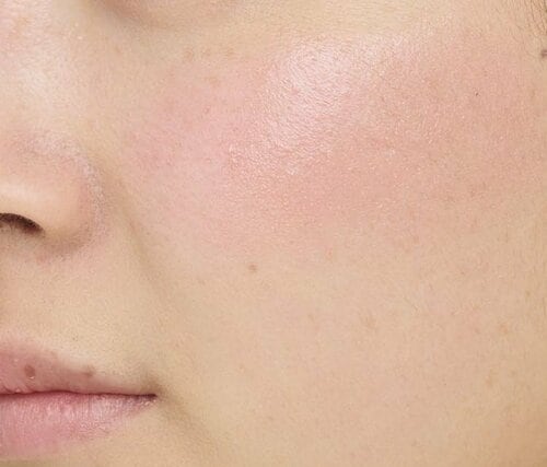 【ツヤ感】ツヤというよりただテカっただけ チークおすすめ イメージ