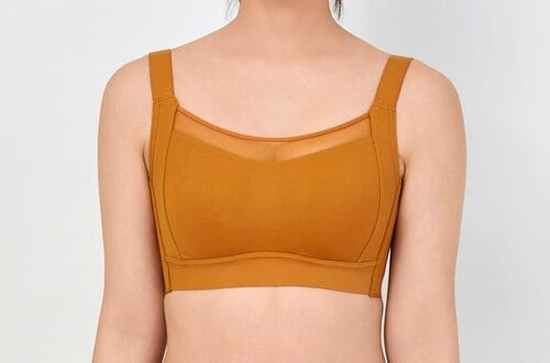 シンプルデザインで服に響きにくい 小さく見せるブラおすすめ イメージ