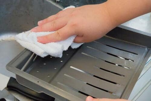 お掃除ワザ1：包丁収納はアルコールで瞬間洗浄！ イメージ4