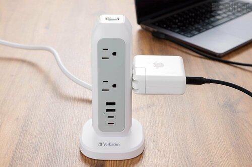 使い勝手：口同士の間が広くて隣のアダプタに干渉しない タワー型電源タップおすすめ イメージ
