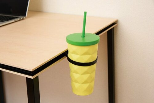 机の脇に物を置く新発想机の上がスッキリ広々!