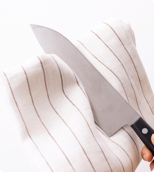 包丁長持ちポイント1：洗ったあとは水分を拭き取りサビを予防 三徳包丁おすすめ イメージ